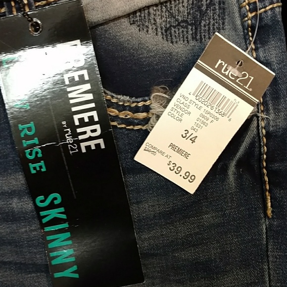 Distressed skinny jeans NWT - Picture 8 of 8